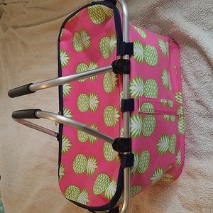 Insulated picnic basket tote